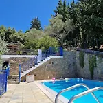 Panorama With Pool And Access * 斯基亚索斯镇