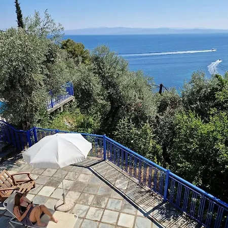 Panorama With Pool And Access *